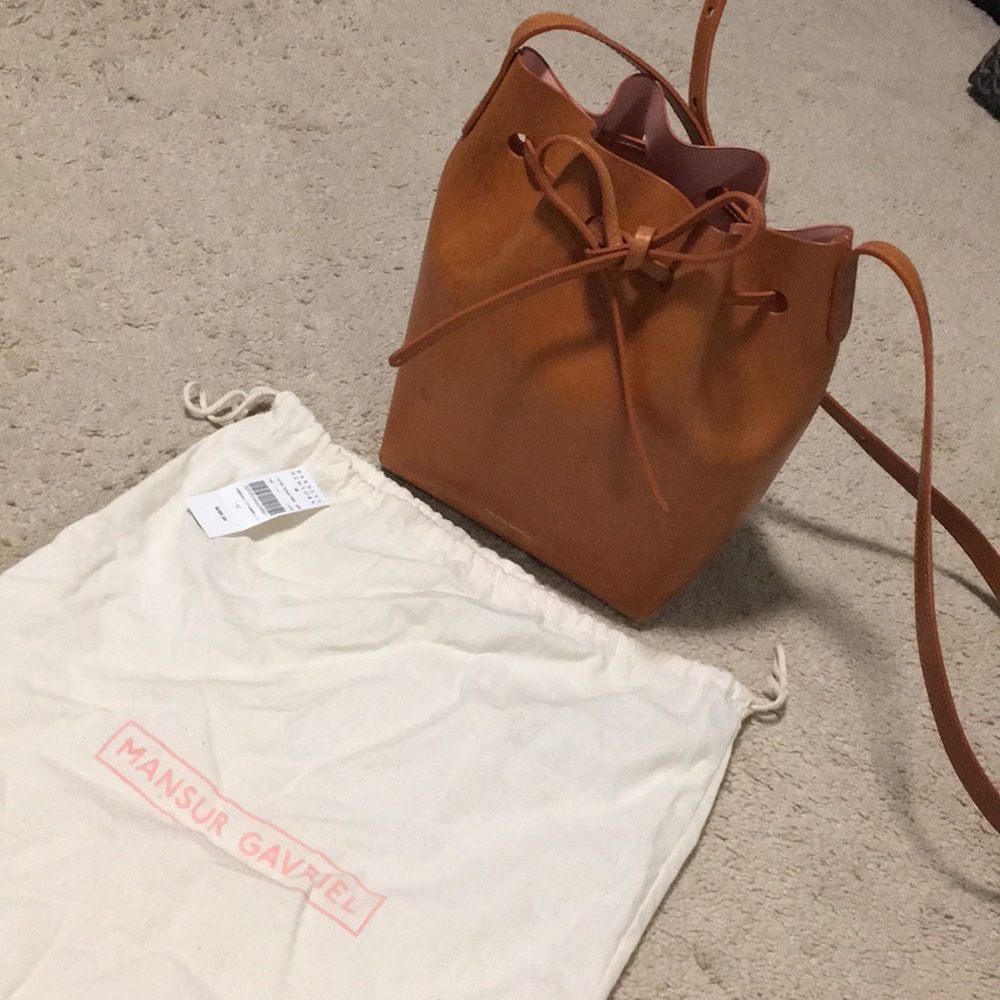 Mansur Gavriel Mini Tan Bucket Bag ✨ $325 on 🅿️